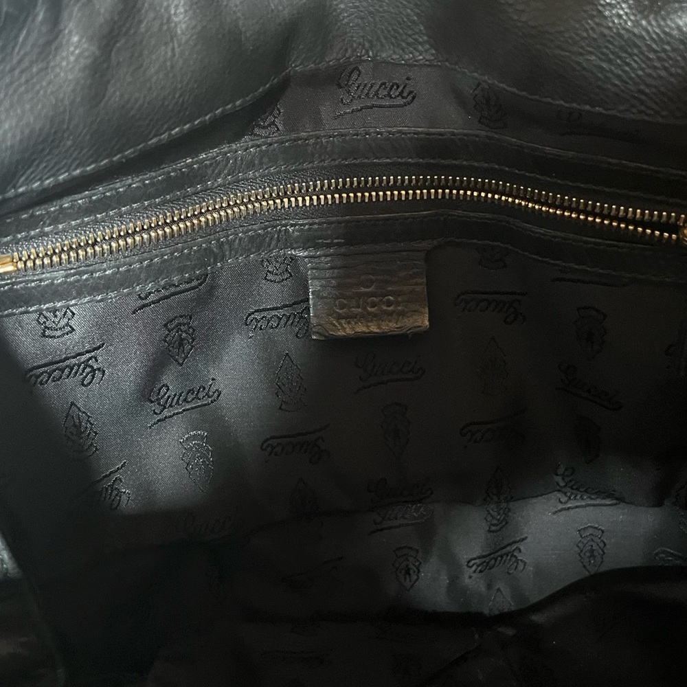 Gucci Black Leather Satchel with Gold Medallion - Picture 2 of 3